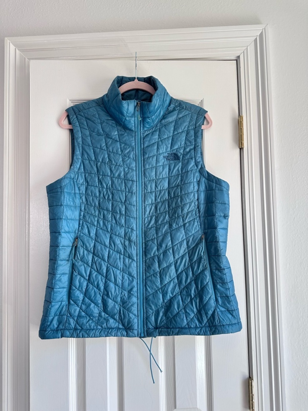 The North Face Women’s Thermoball Vest Size Large - perfect condition